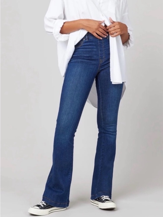 SPANX Pants - Spanx Flare Pull on Denim Jean Midnight Shade size small EUC A